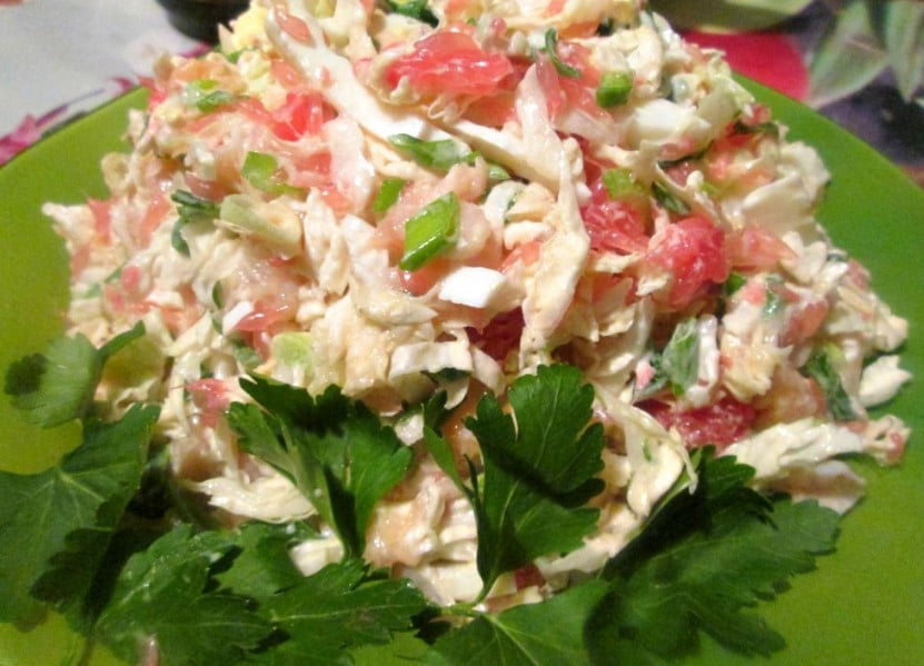 Салат из пекинской капусты с семгой сделаем ужин особенным